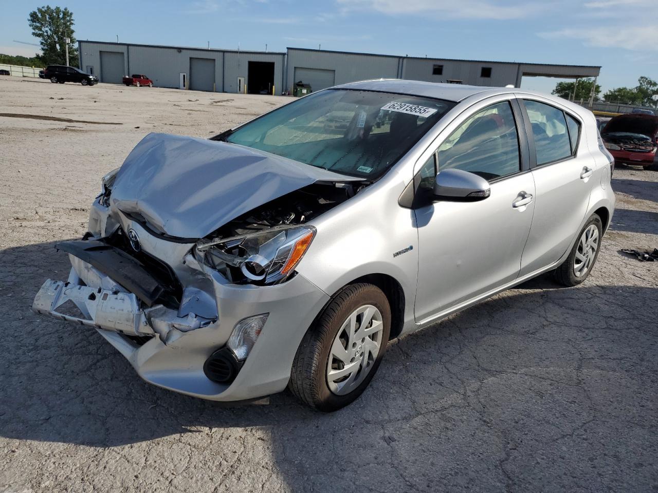 TOYOTA PRIUS C 2015