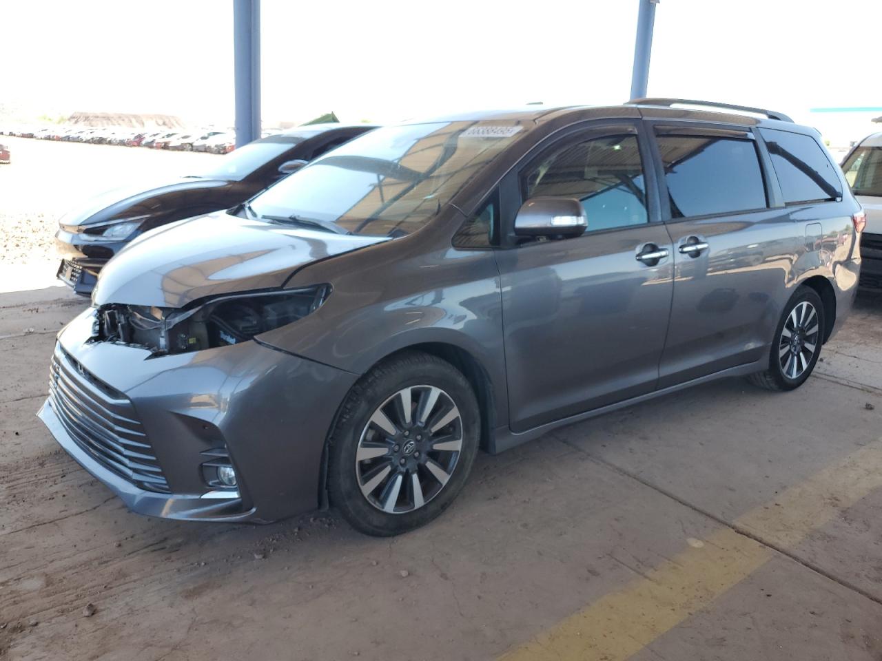 TOYOTA SIENNA XLE 2019