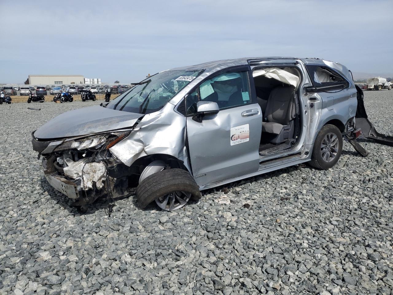 TOYOTA SIENNA LE 2021