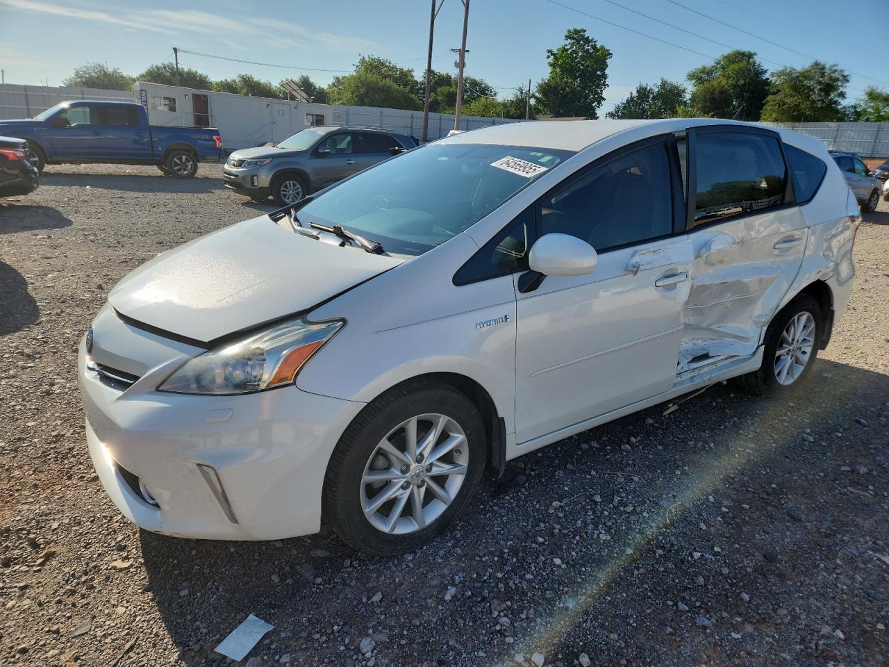 TOYOTA PRIUS V 2013
