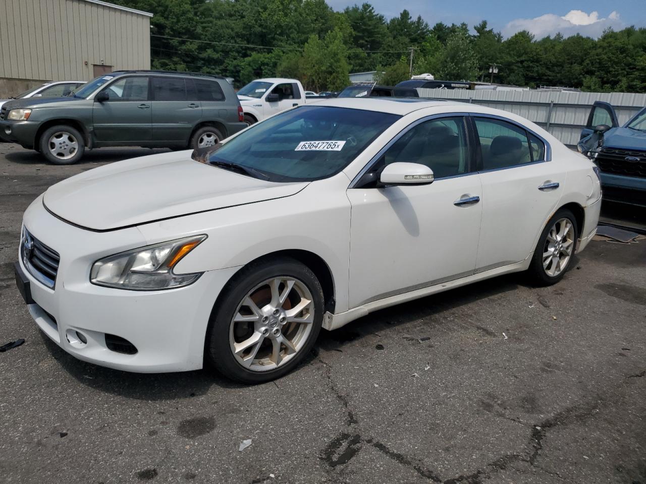 NISSAN MAXIMA 2012