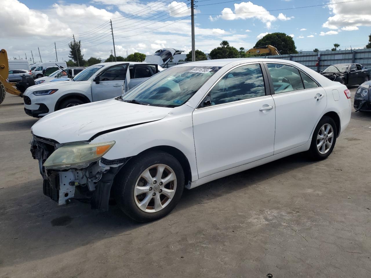 TOYOTA CAMRY BASE 2011