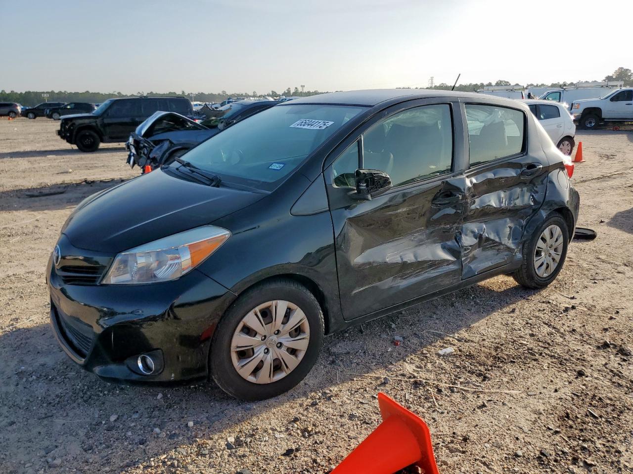 TOYOTA YARIS 2013