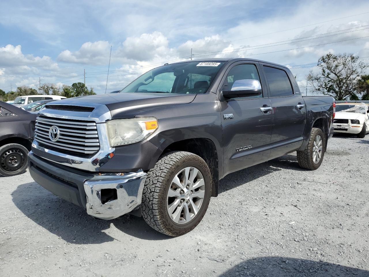 TOYOTA TUNDRA CRE 2015