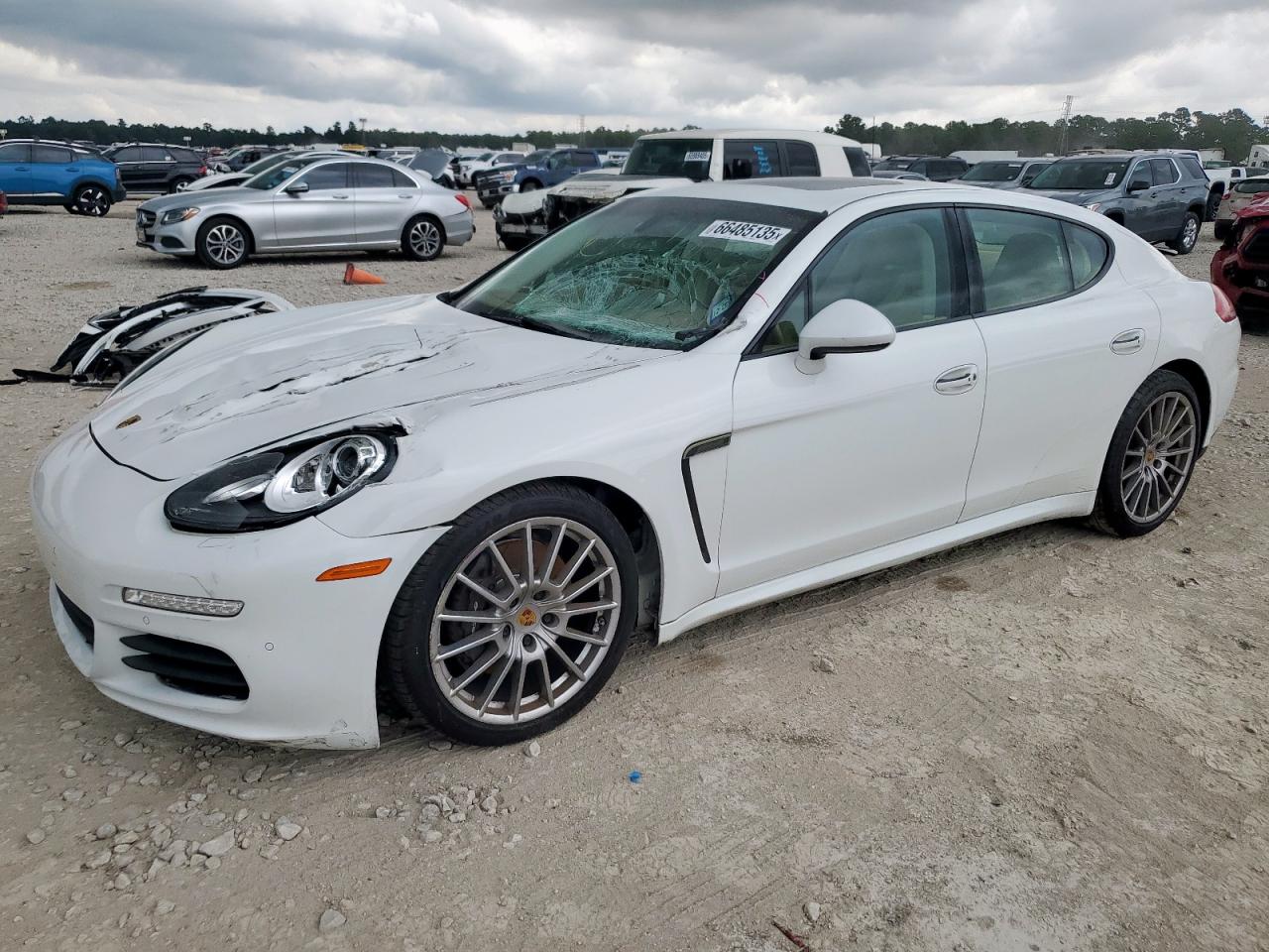 PORSCHE PANAMERA 2 2016