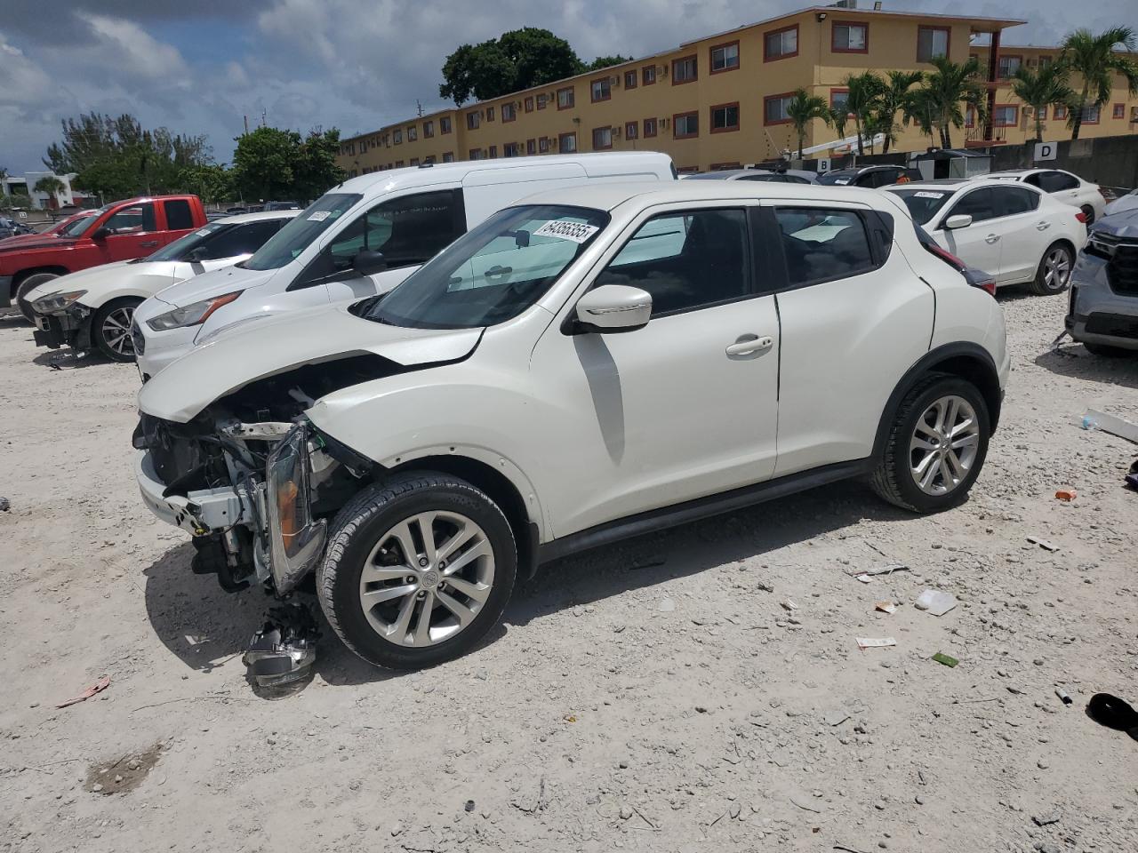 NISSAN JUKE S 2015