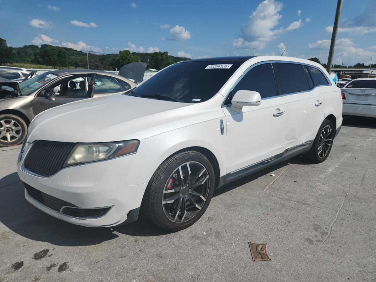 LINCOLN MKT 2013