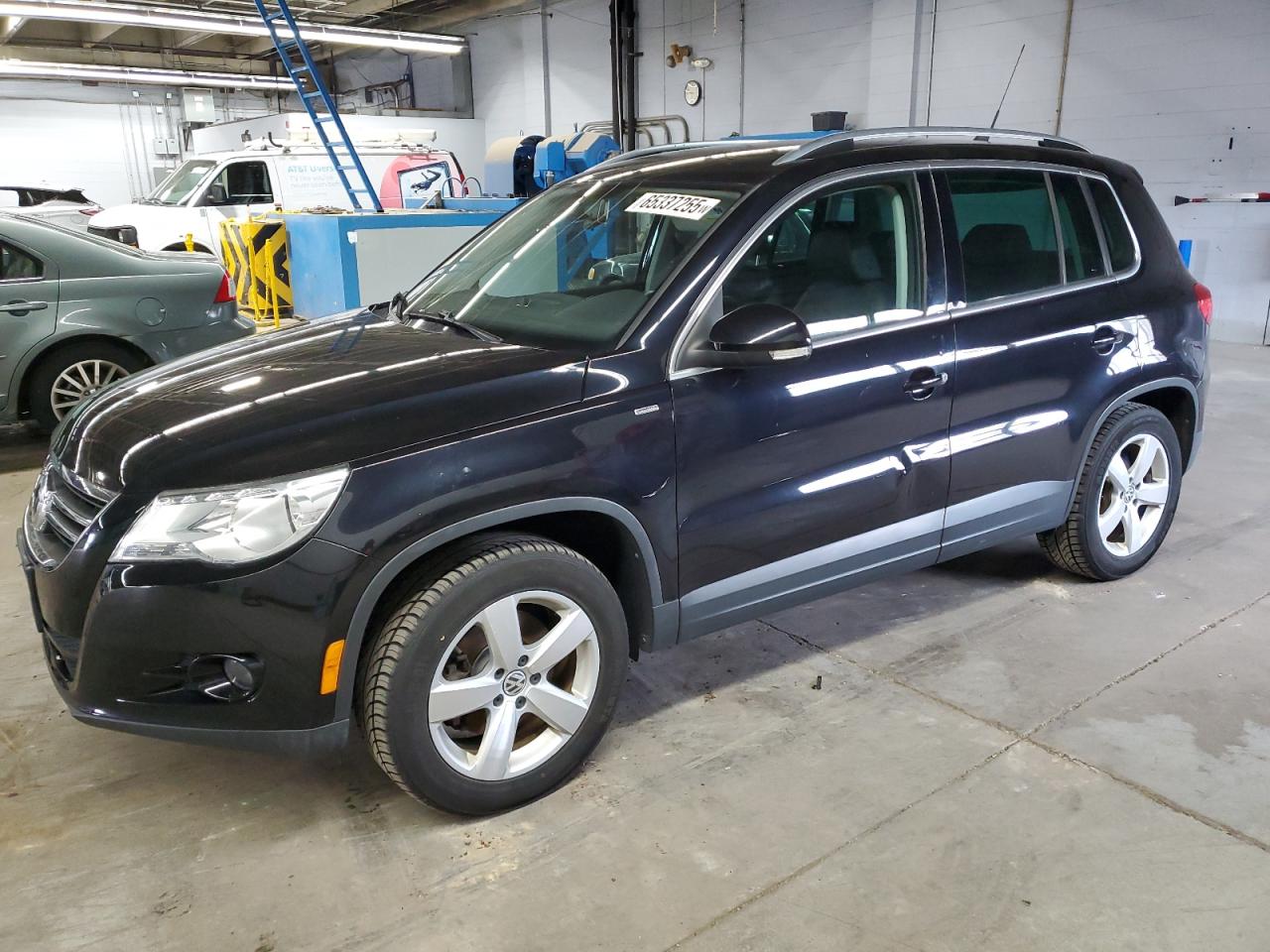 VOLKSWAGEN TIGUAN S 2010