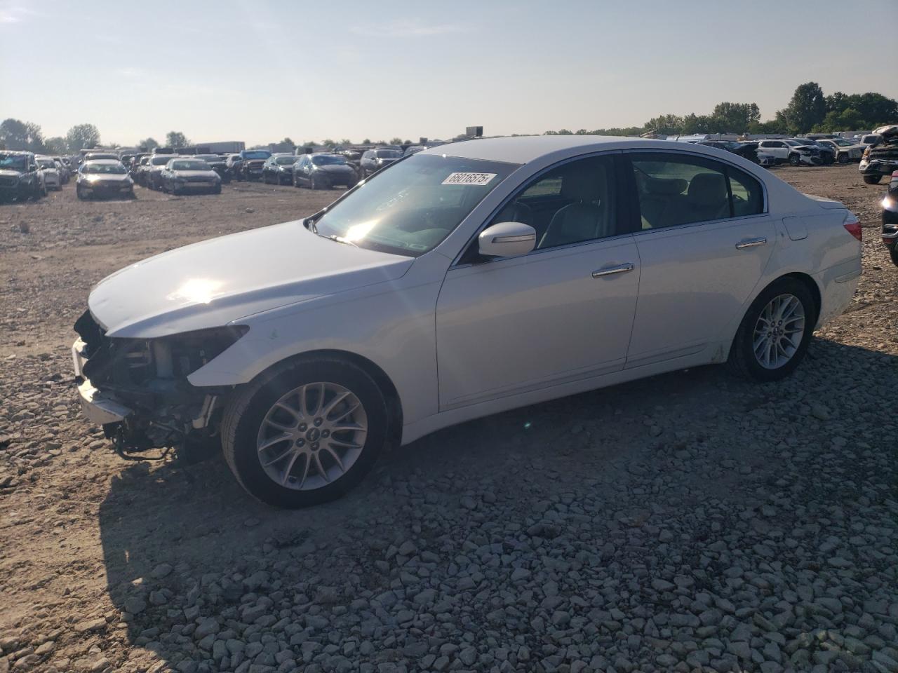 HYUNDAI GENESIS 3. 2011