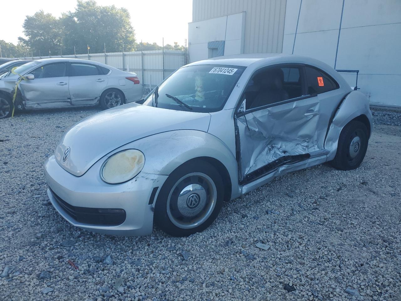 VOLKSWAGEN BEETLE 2012
