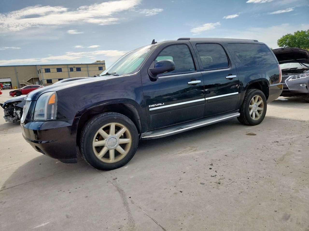 GMC YUKON XL D 2011