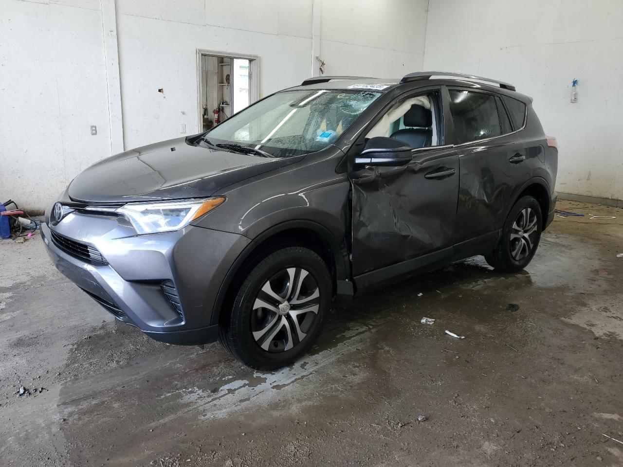 TOYOTA RAV4 LE 2017