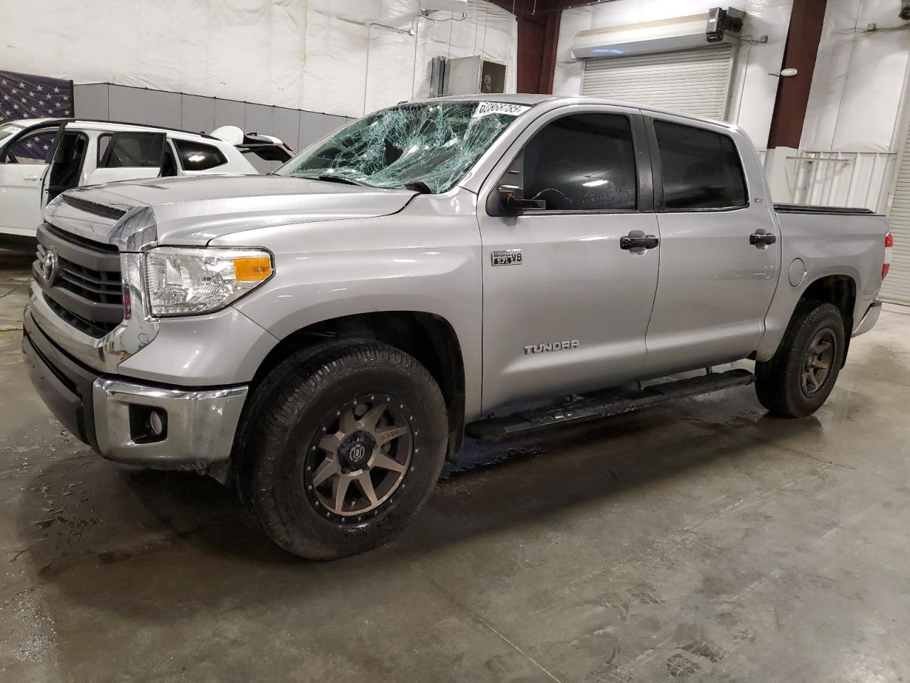 TOYOTA TUNDRA CRE 2015
