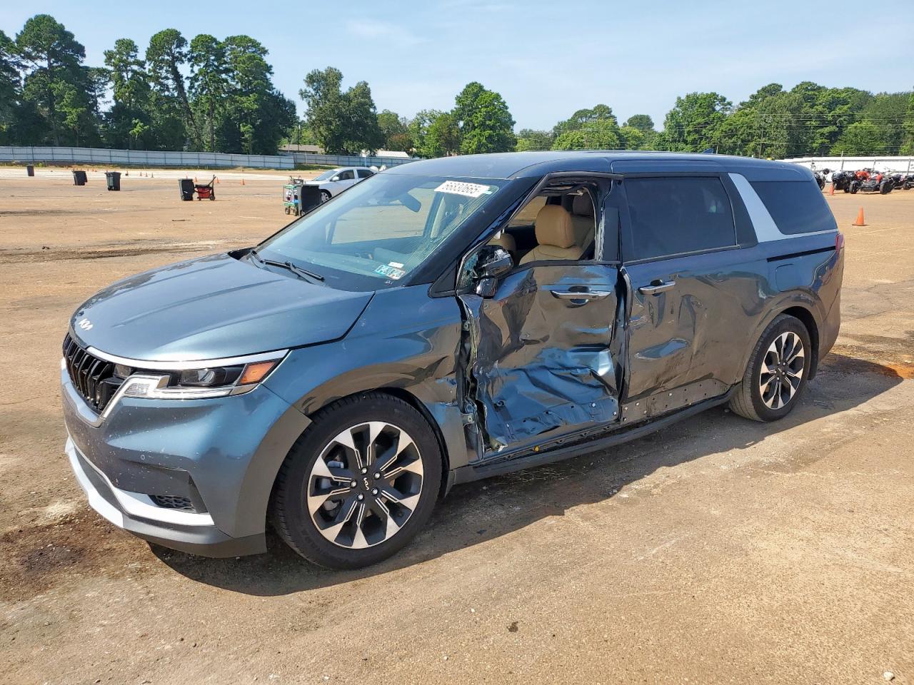 KIA CARNIVAL E 2024