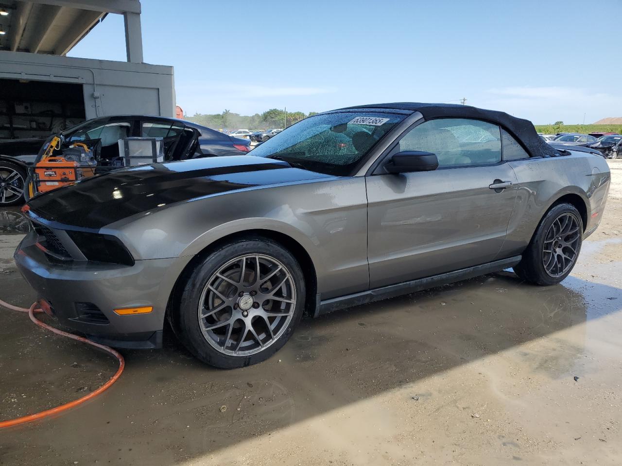 FORD MUSTANG 2010