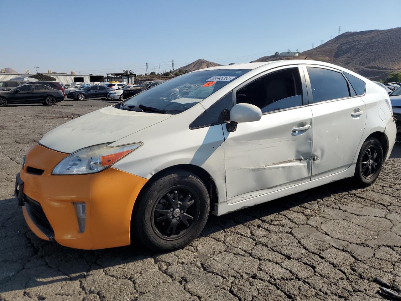 TOYOTA PRIUS 2015