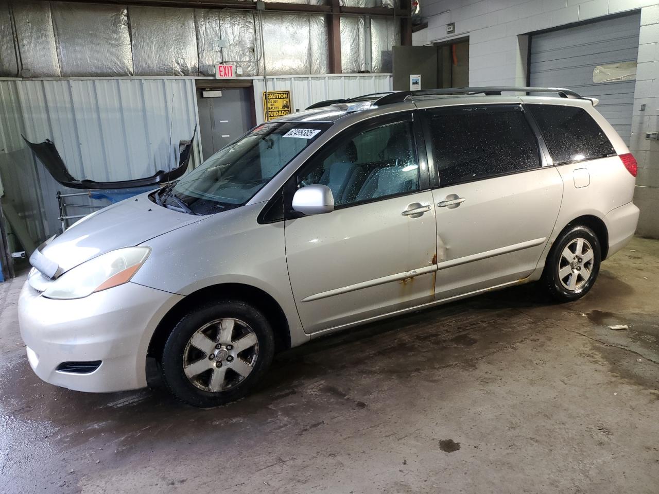 TOYOTA SIENNA LE 2006