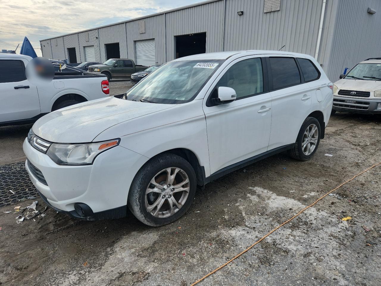 MITSUBISHI OUTLANDER 2014