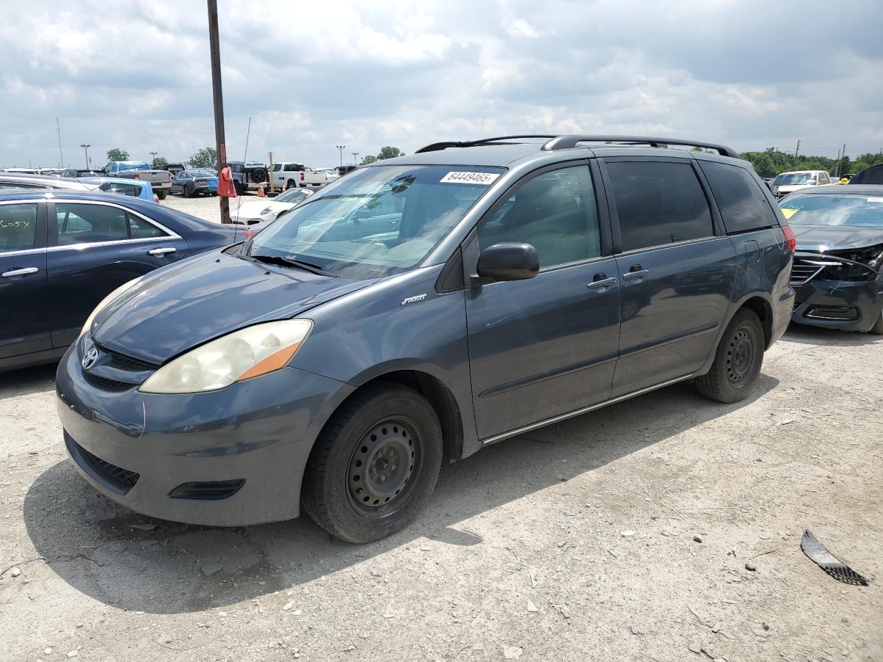 TOYOTA SIENNA CE 2010