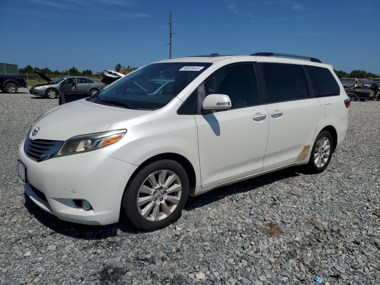 TOYOTA SIENNA XLE 2015