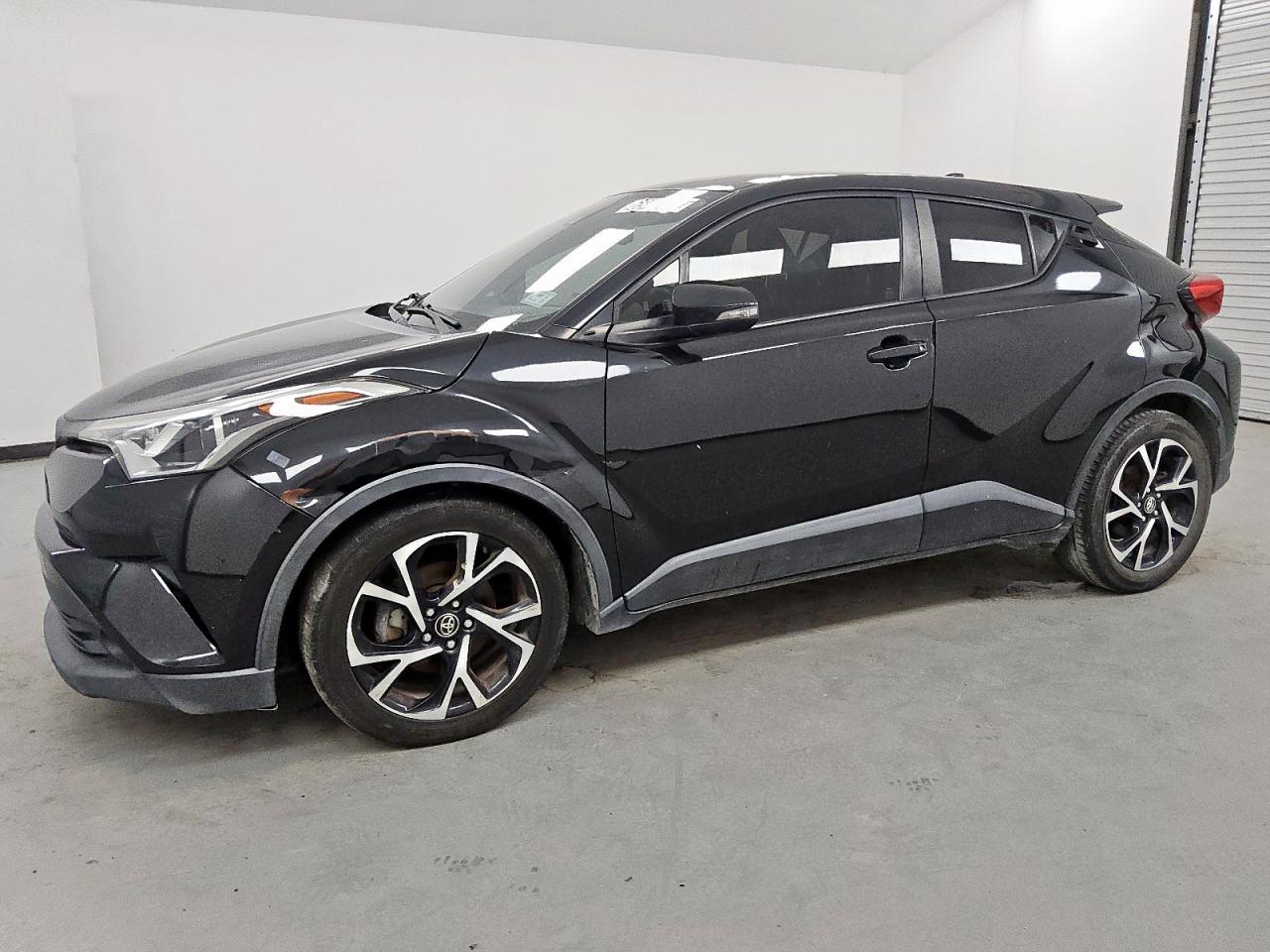 TOYOTA C-HR XLE 2018