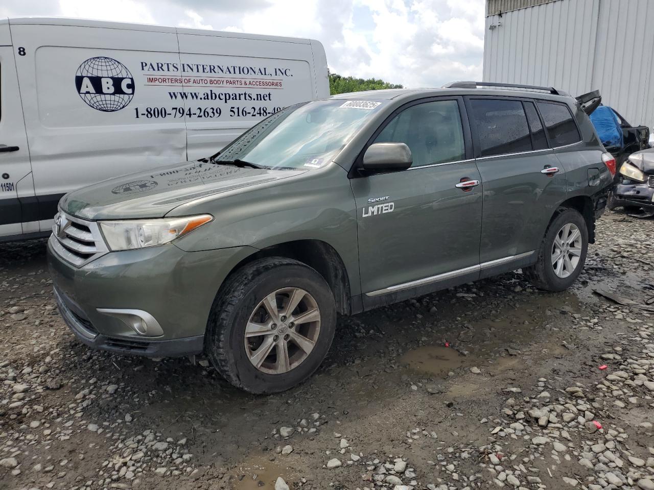 TOYOTA HIGHLANDER 2011