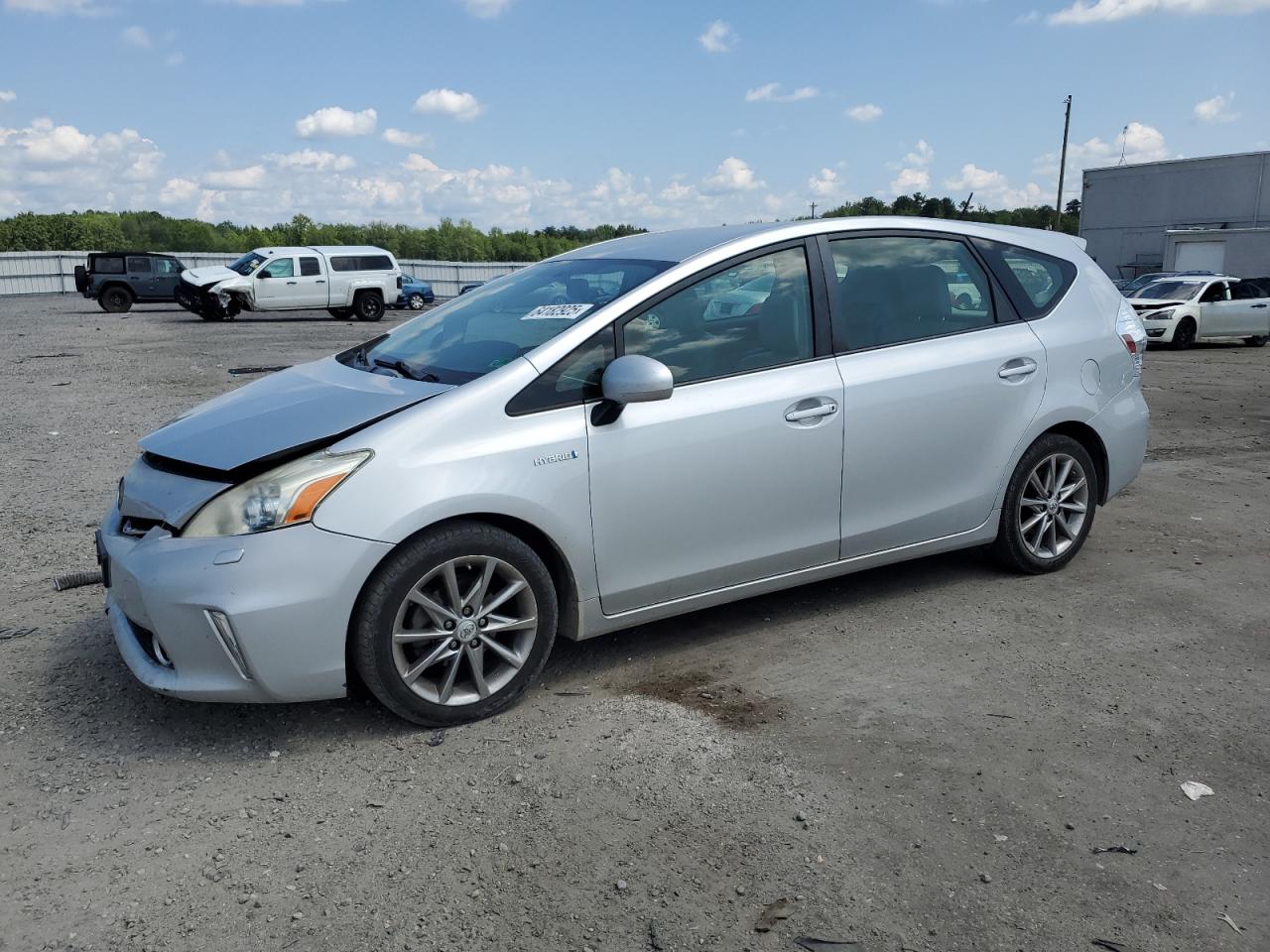 TOYOTA PRIUS V 2012