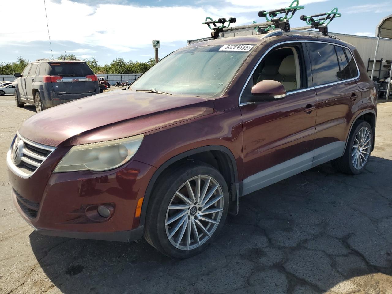 VOLKSWAGEN TIGUAN 2011