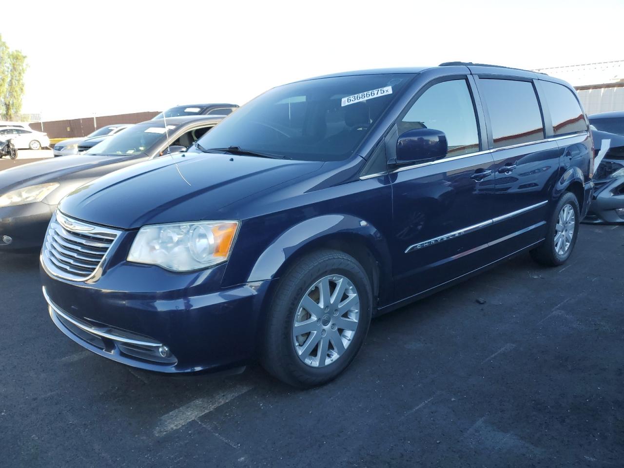 CHRYSLER TOWN & COUNTRY 2013