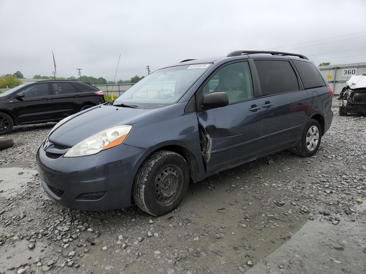 TOYOTA SIENNA CE 2009