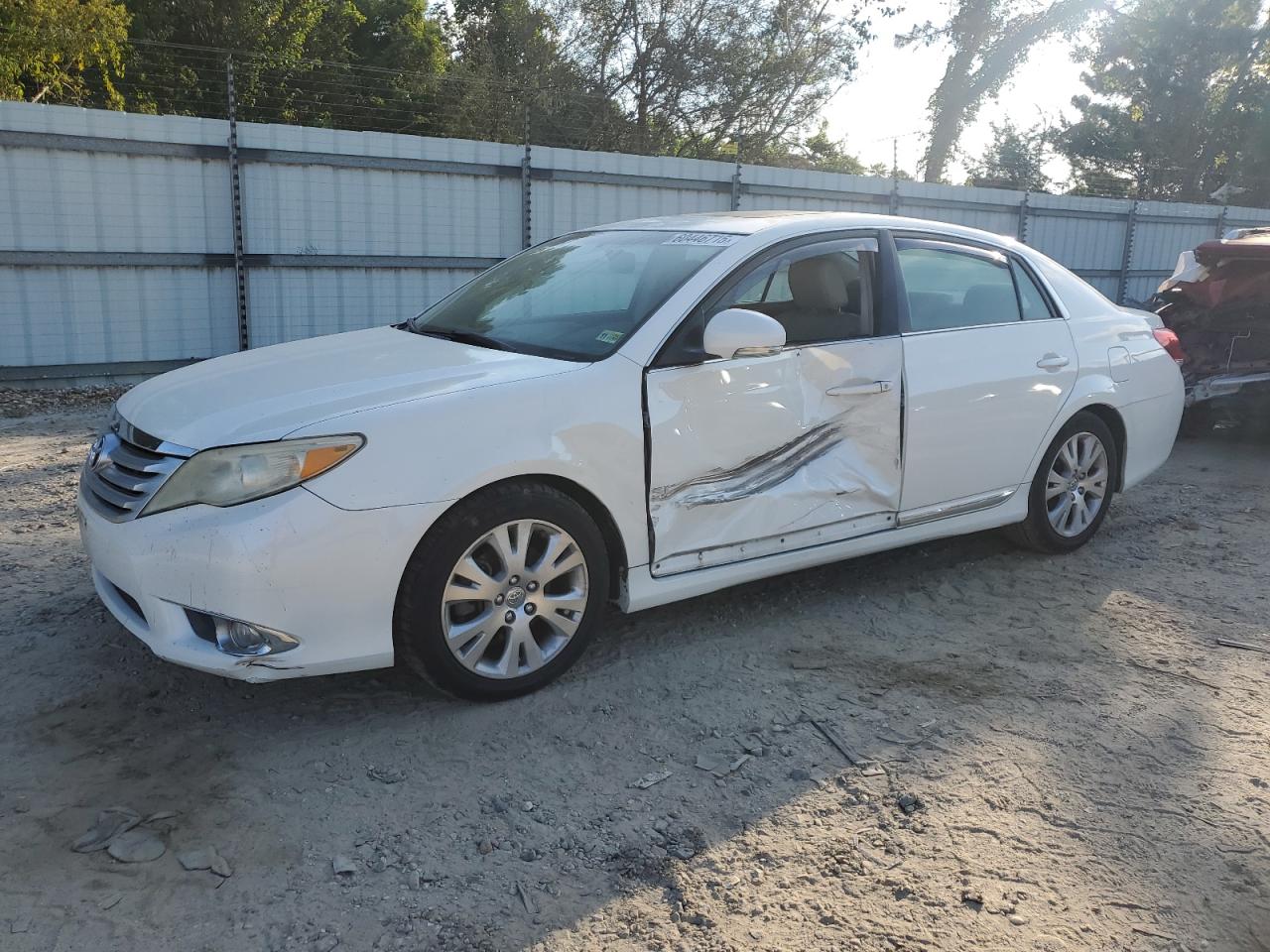 TOYOTA AVALON BAS 2011
