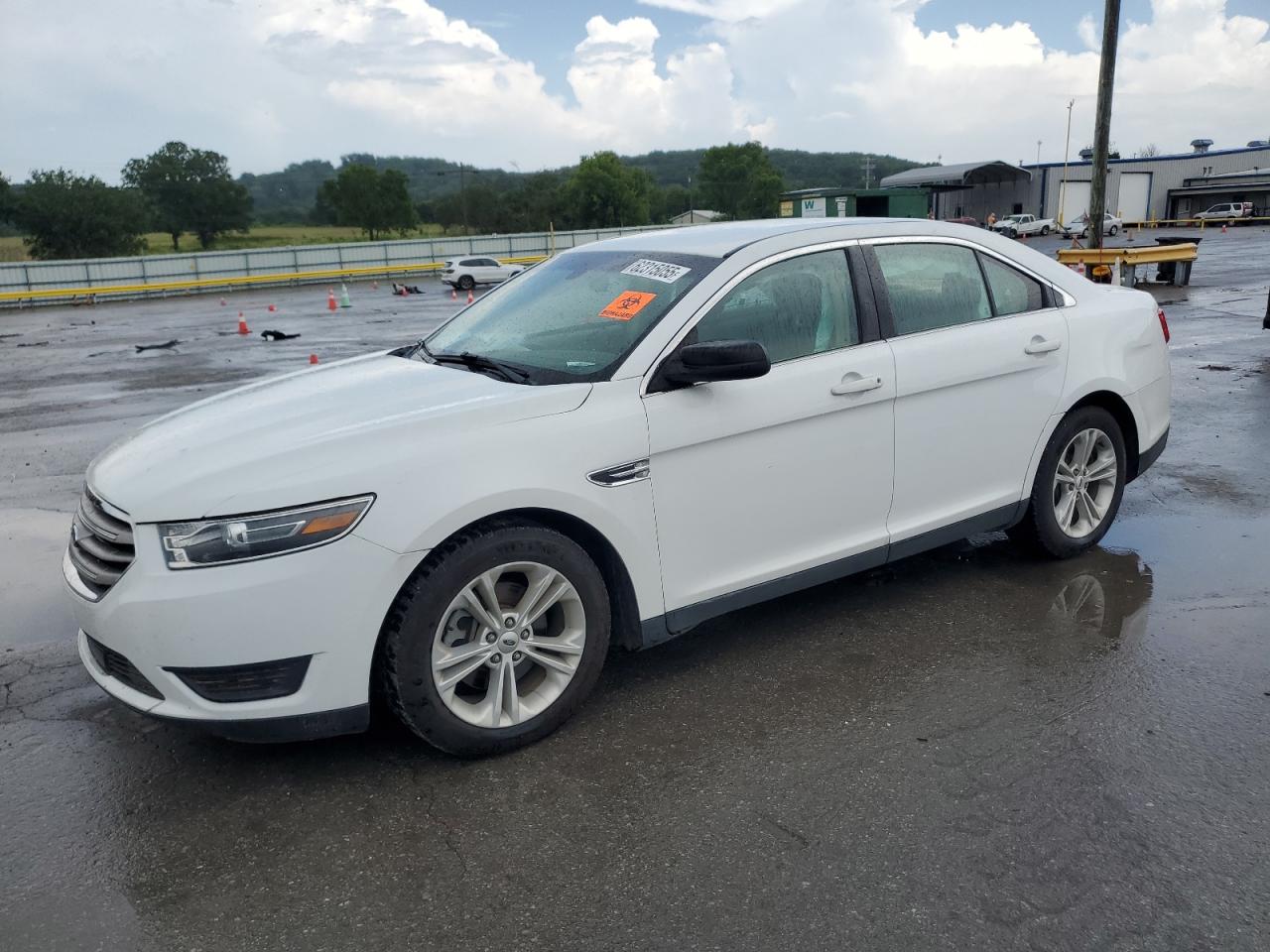 FORD TAURUS SE 2018