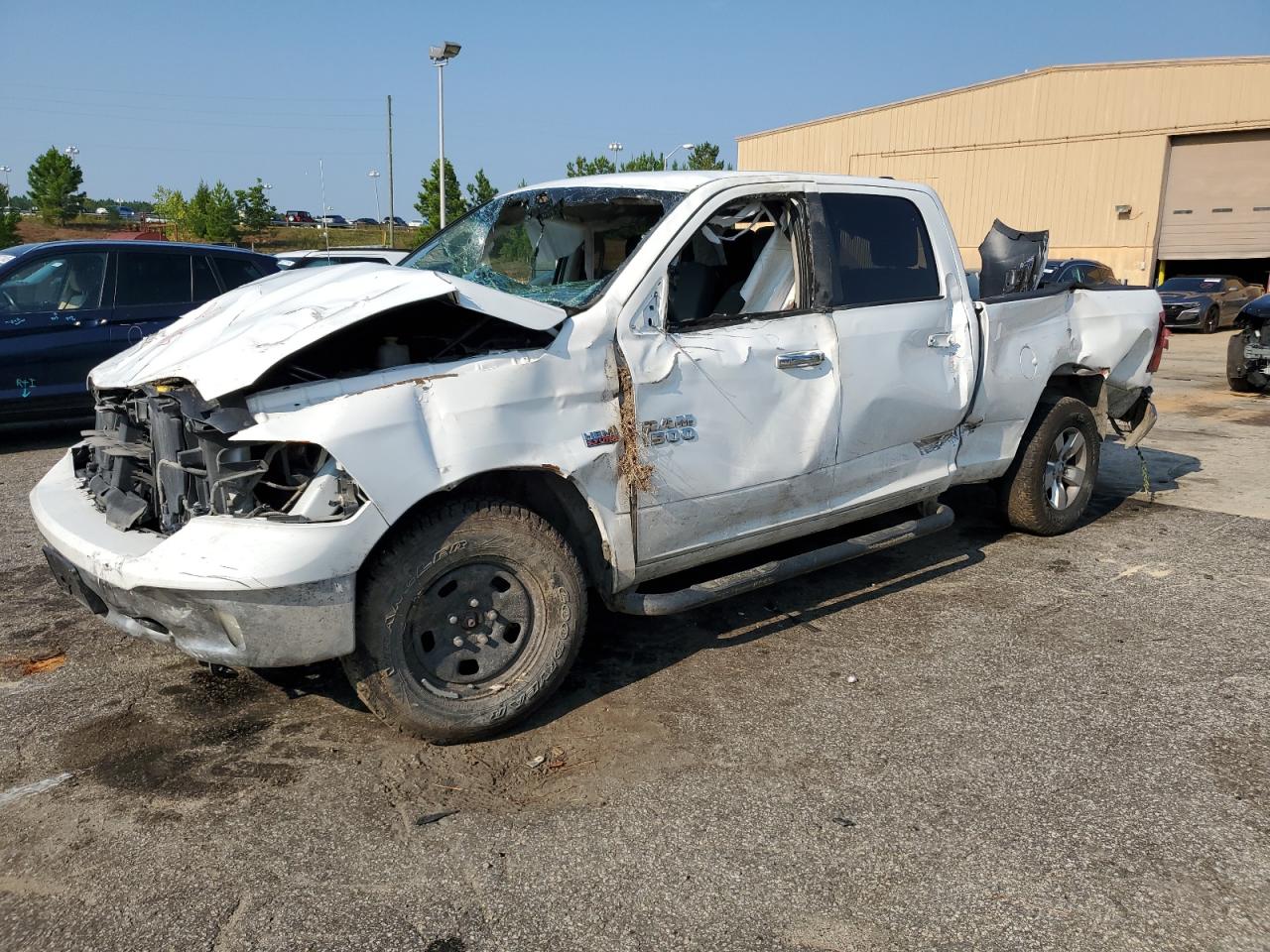 RAM 1500 SLT 2015