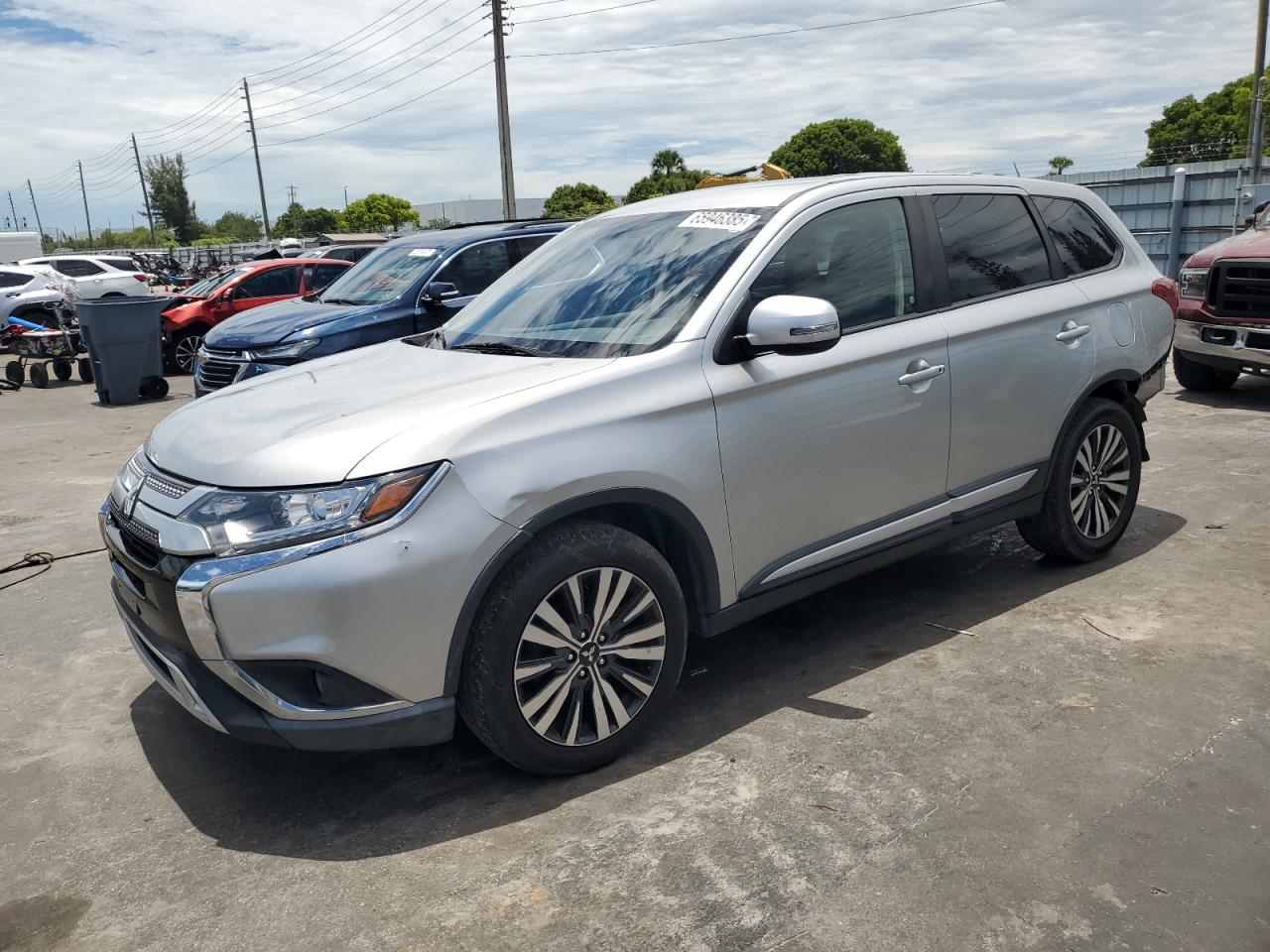 MITSUBISHI OUTLANDER 2019