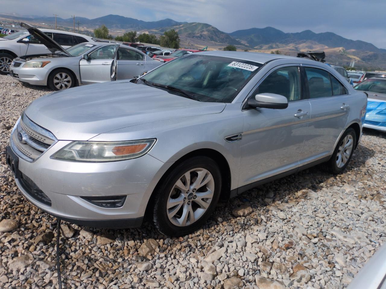 FORD TAURUS SEL 2011