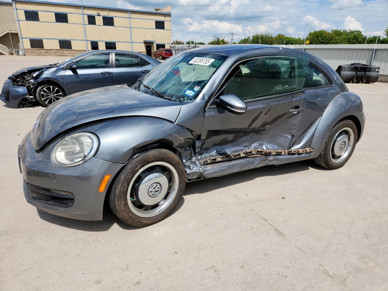 VOLKSWAGEN BEETLE 2012