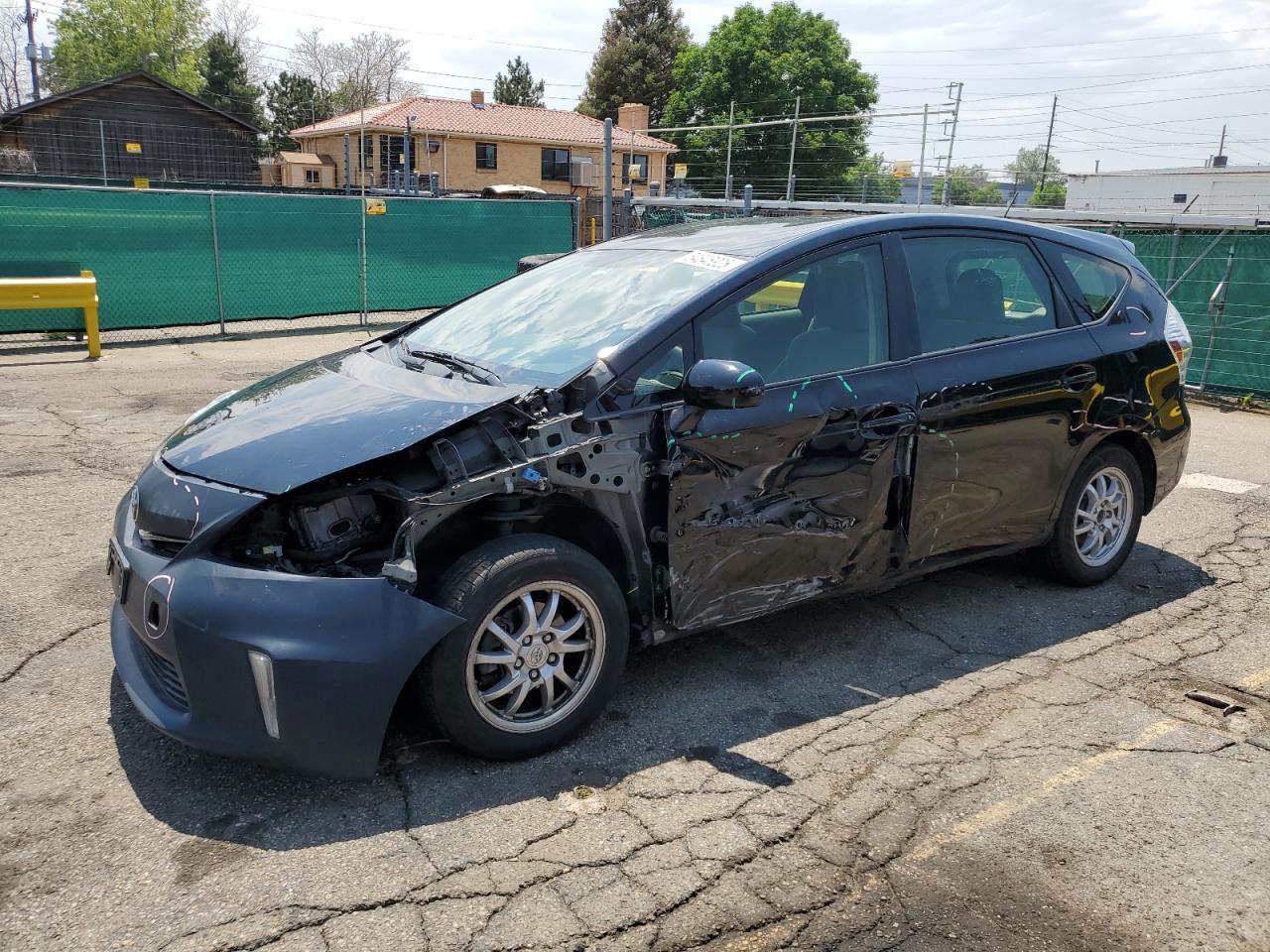 TOYOTA PRIUS V 2013