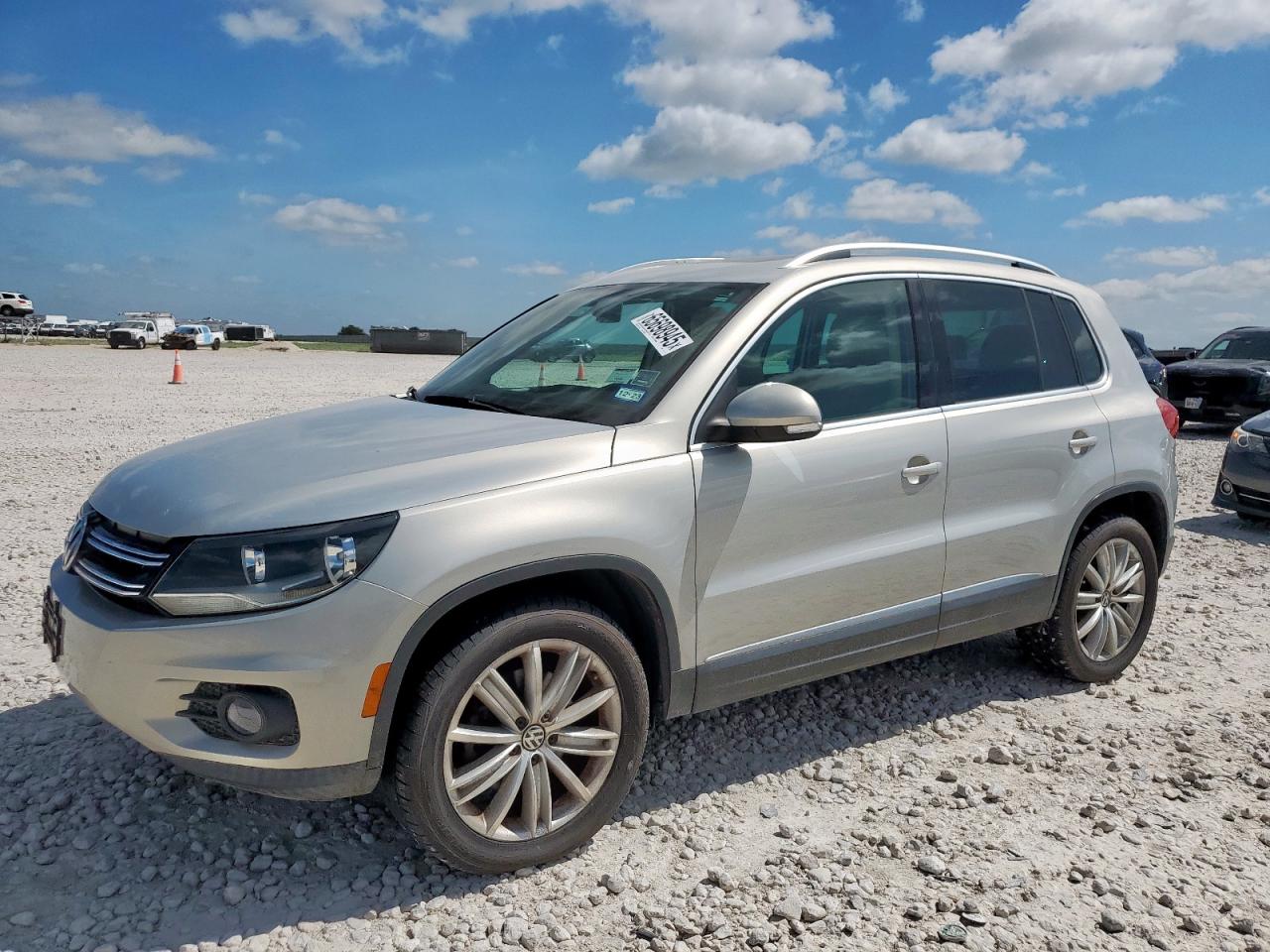 VOLKSWAGEN TIGUAN 2012