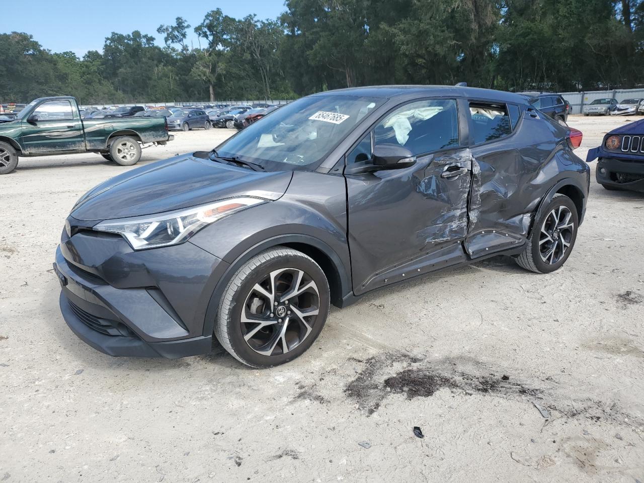 TOYOTA C-HR XLE 2019
