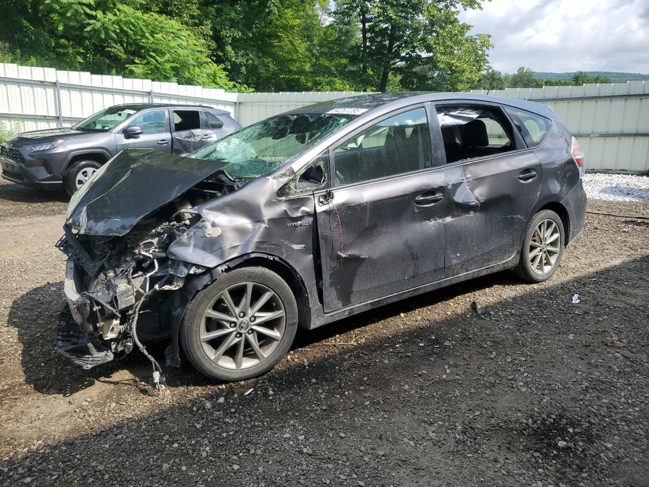 TOYOTA PRIUS V 2017