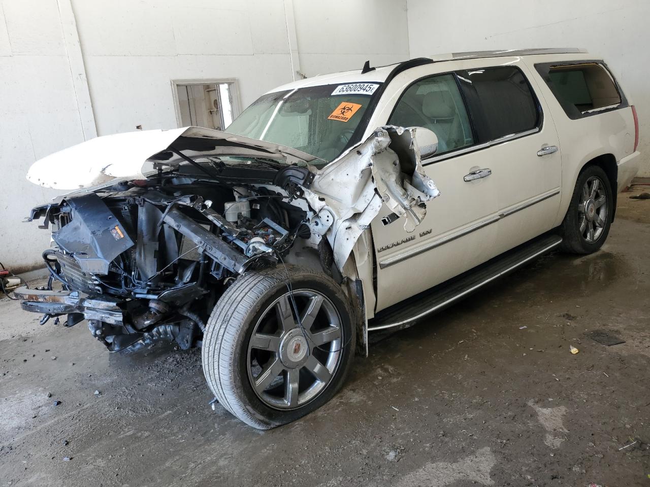 CADILLAC ESCALADE 2013
