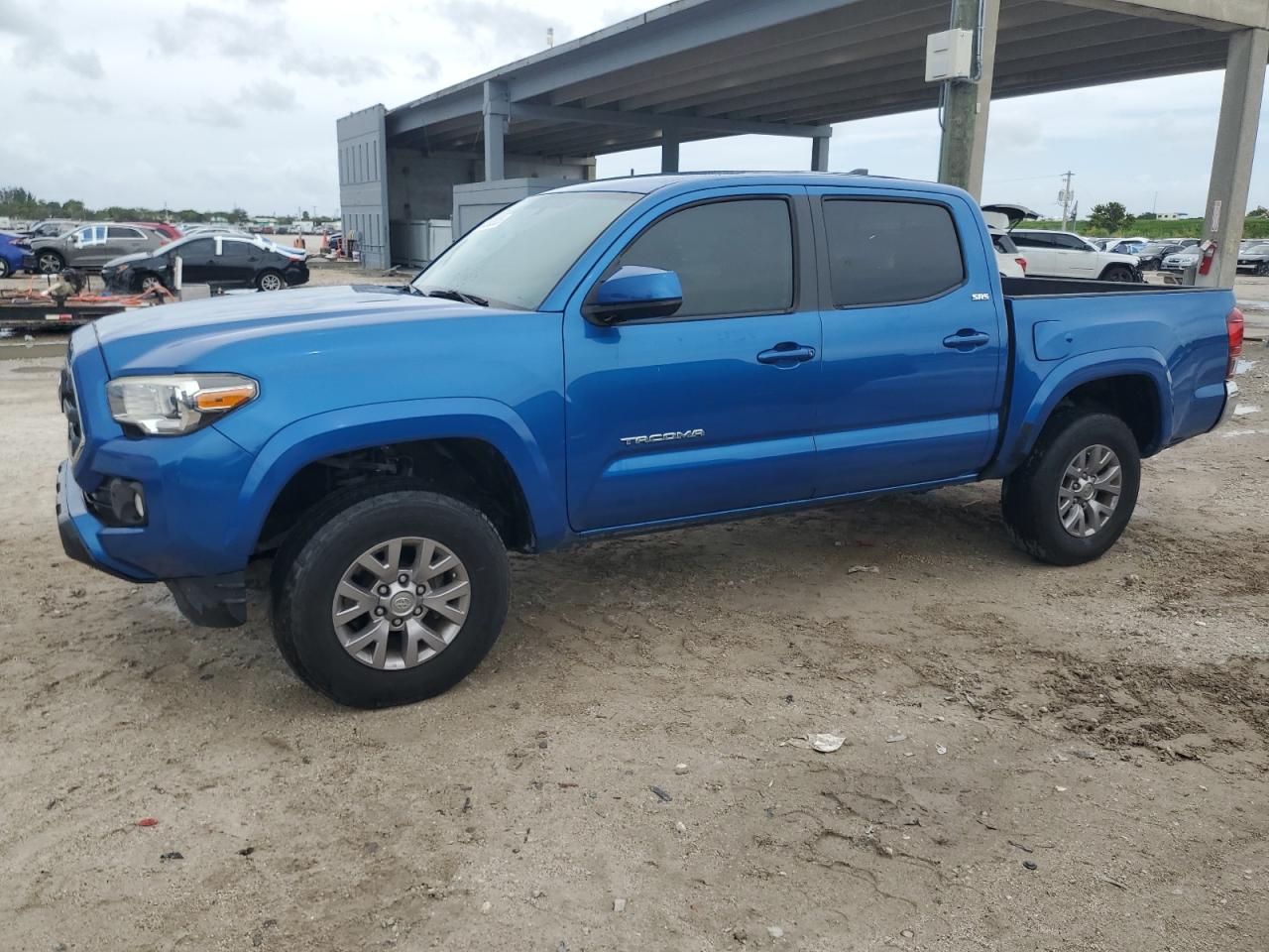 TOYOTA TACOMA DOU 2017