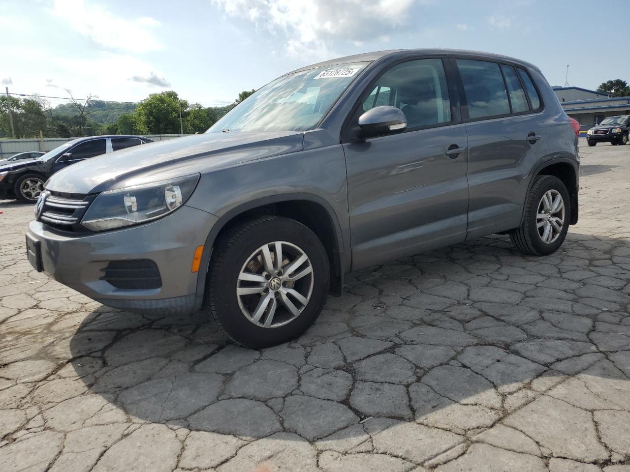 VOLKSWAGEN TIGUAN S 2013