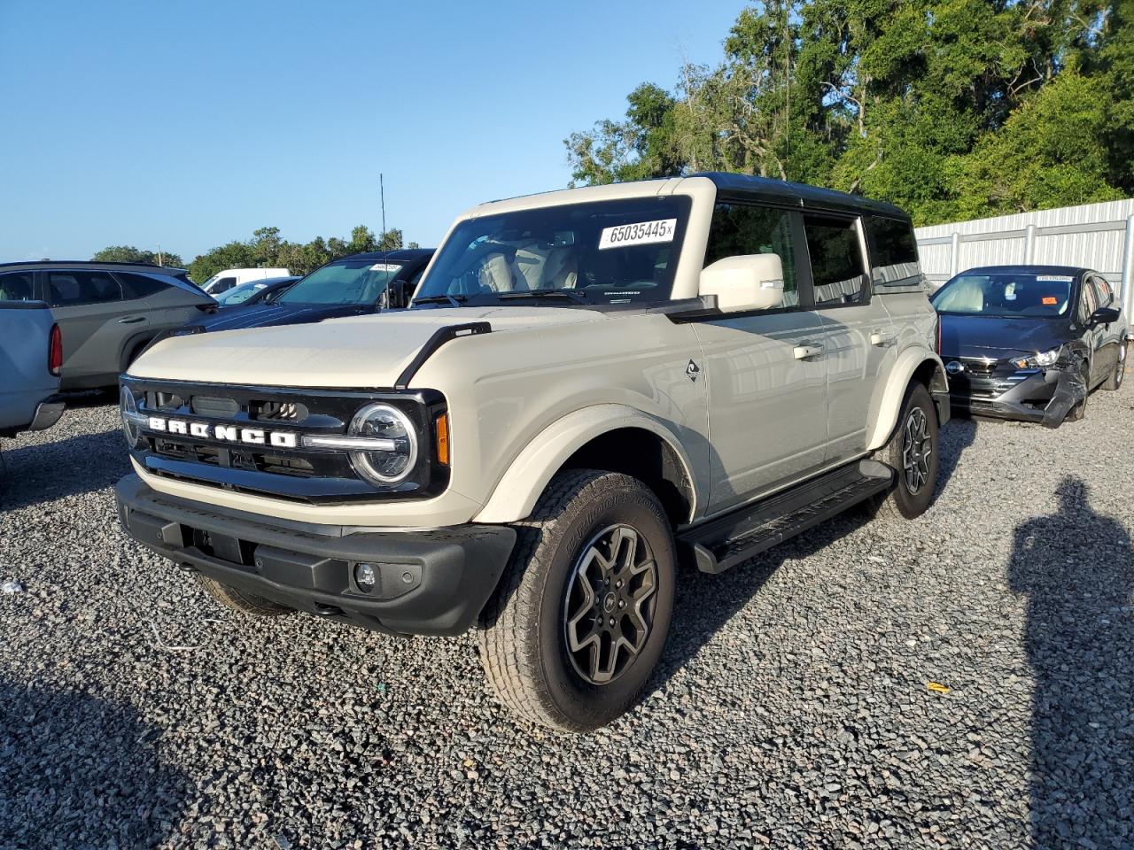 FORD BRONCO OUT 2025
