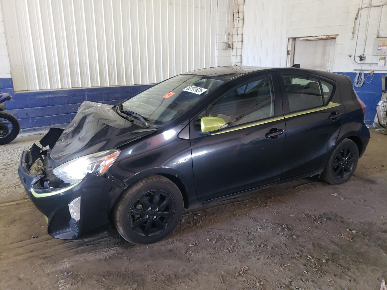TOYOTA PRIUS C 2016