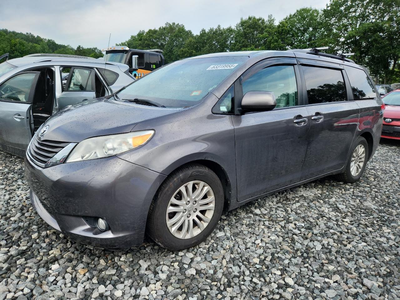 TOYOTA SIENNA XLE 2014
