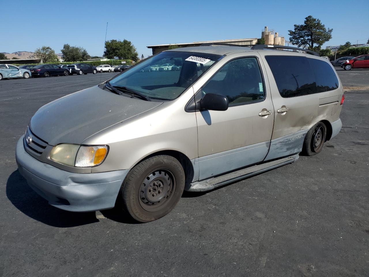 TOYOTA SIENNA LE 2002