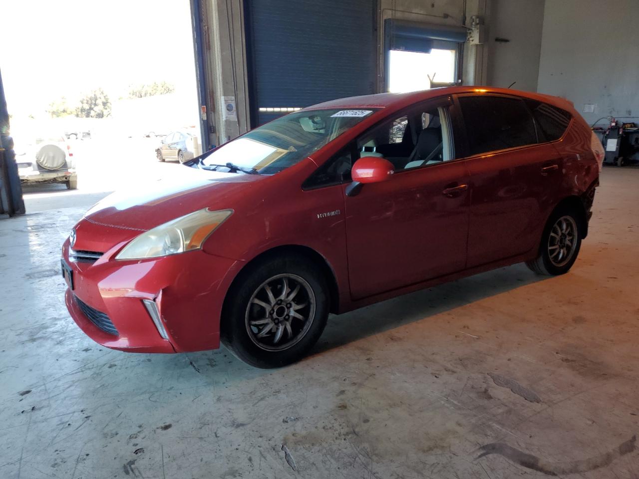 TOYOTA PRIUS V 2013