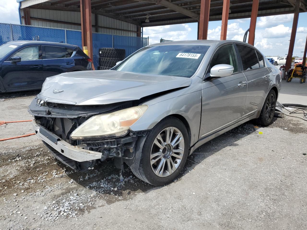 HYUNDAI GENESIS 4. 2010