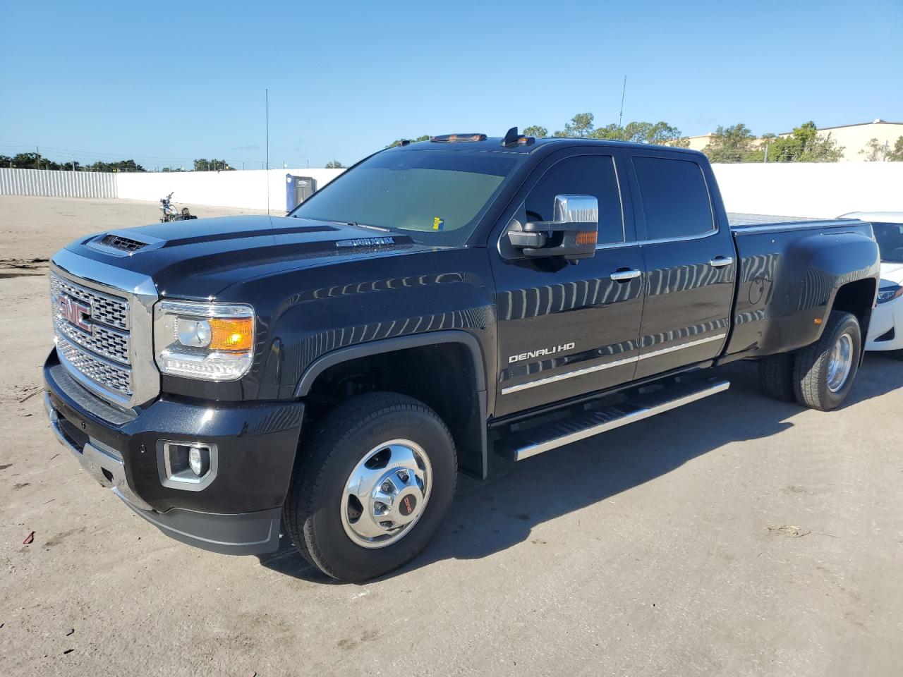 GMC SIERRA K3500 DENALI 2019